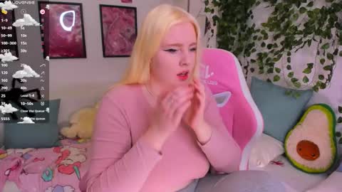 Snapshot of art_lovee_ chatting on February 5, 2026, 2:05 am art_lovee_ online show from February 5, 2026, 2:05 am