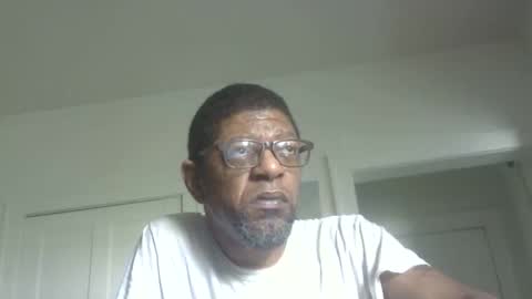 Snapshot of arteblazze chatting on June 9, 2026, 2:06 pm Arteblazze not daddy boy bitch or nigga online show from June 9, 2026, 2:06 pm