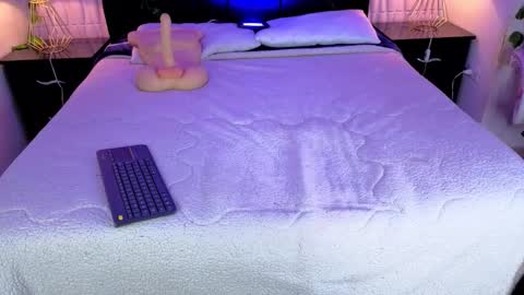 artemisa_leon online show from November 29, 2025, 12:57 am