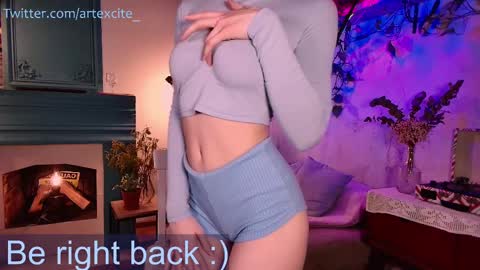 Lina online show from March 9, 2025, 11:58 am