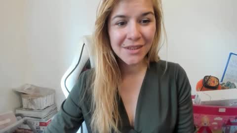 MIA online show from November 2, 2025, 11:45 am