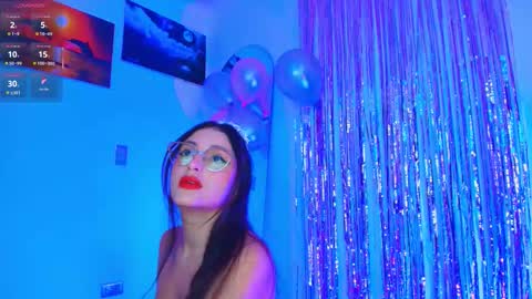 Im juli online show from February 13, 2026, 10:39 pm