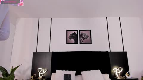 hellen online show from February 21, 2026, 3:07 am