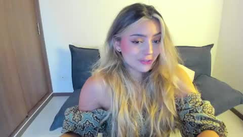 Snapshot of ary_cam230 chatting on May 18, 2026, 11:21 pm Zahaara online show from May 18, 2026, 11:21 pm