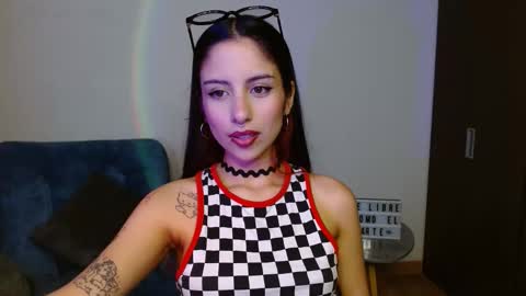   Independent Model online show from December 19, 2024, 8:23 pm