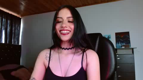   Independent Model online show from September 9, 2025, 7:02 pm