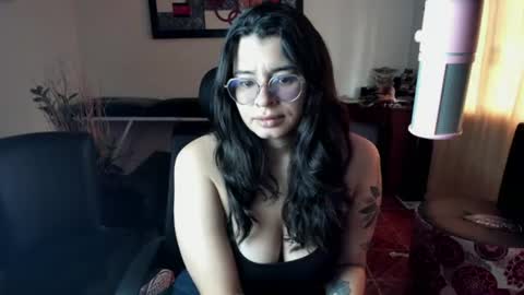 Snapshot of arya_miller chatting on July 24, 2026, 3:32 pm Arya Miller online show from July 24, 2026, 3:32 pm