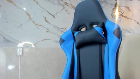 Ana online show from November 14, 2025, 4:06 pm