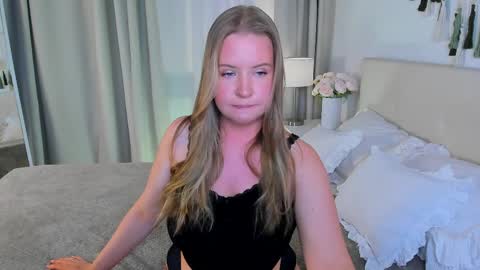 Snapshot of arya_thomas chatting on April 6, 2026, 9:49 pm Arya online show from April 6, 2026, 9:49 pm