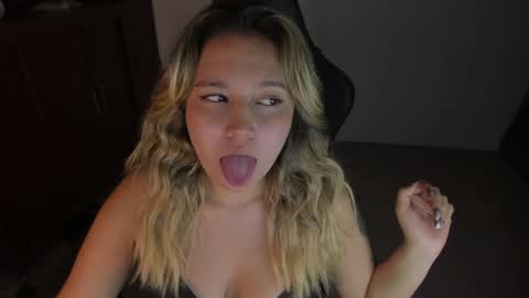 Snapshot of ash_smith1 chatting on January 16, 2025, 1:48 am ash_smith1 online show from January 16, 2025, 1:48 am