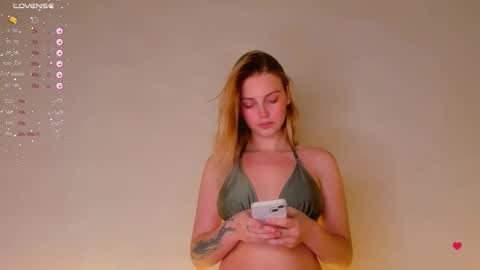 Snapshot of ashbunny_ chatting on November 16, 2025, 5:29 pm your pretty Ashley online show from November 16, 2025, 5:29 pm