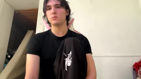 ashbuyersss online show from February 5, 2025, 5:20 pm