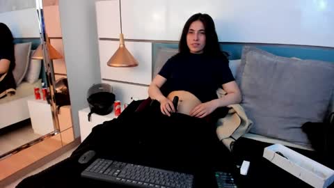 Ashkoreh online show from April 17, 2026, 3:37 pm