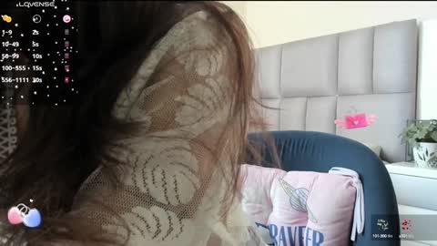 Carolina  online show from February 4, 2025, 2:32 pm