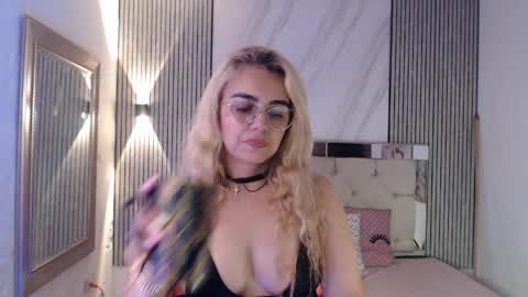 ashley__tylor online show from March 31, 2026, 1:29 am