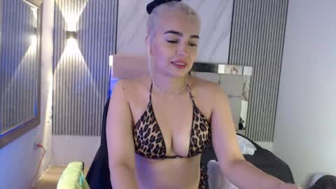 ashley__tylor online show from July 9, 2026, 3:49 pm