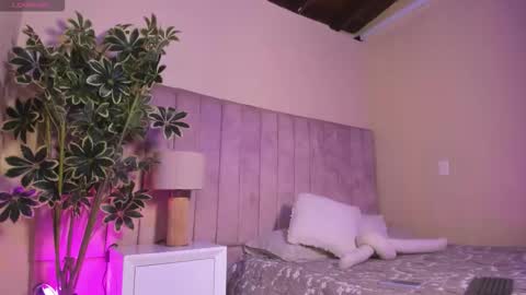 Snapshot of ashley_beaomunt chatting on March 20, 2026, 11:37 am ashley_beaomunt online show from March 20, 2026, 11:37 am