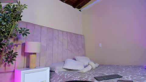 Snapshot of ashley_beaomunt chatting on April 1, 2026, 11:22 am ashley_beaomunt online show from April 1, 2026, 11:22 am