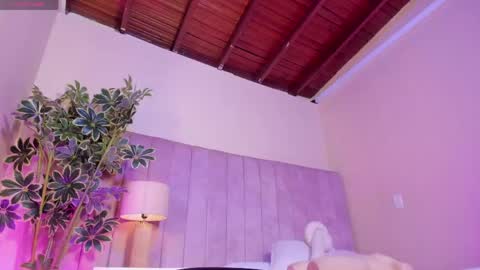 Snapshot of ashley_beaomunt chatting on April 14, 2026, 11:05 am ashley_beaomunt online show from April 14, 2026, 11:05 am