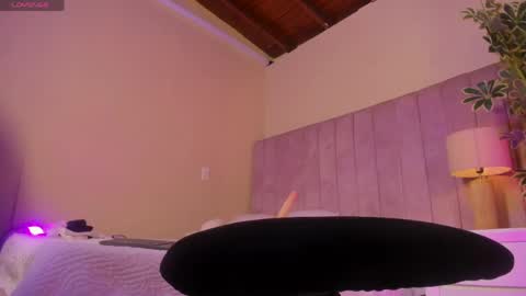 Snapshot of ashley_beaomunt chatting on April 16, 2026, 11:11 am ashley_beaomunt online show from April 16, 2026, 11:11 am