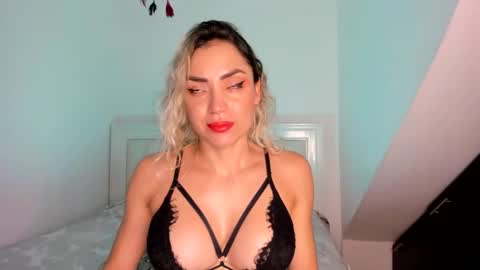 Snapshot of ashley_blair chatting on February 28, 2025, 12:20 pm ashley_blair online show from February 28, 2025, 12:20 pm