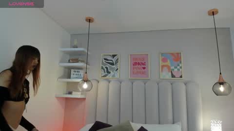 Ashley online show from September 17, 2025, 3:19 am