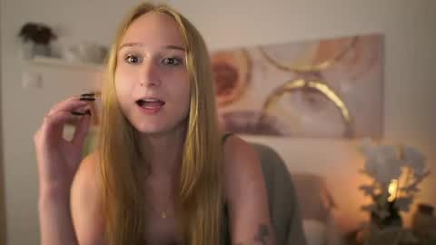 Ashley Cox18 online show from June 2, 2026, 9:11 am