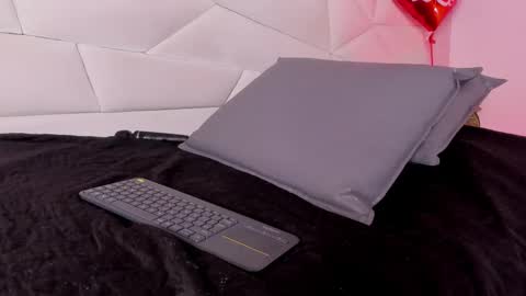 ashley_miller26 online show from February 14, 2025, 5:46 pm