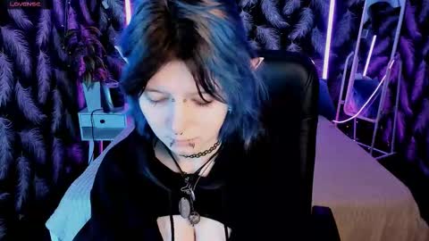 Snapshot of ashley_veil chatting on February 19, 2026, 8:38 pm Ashley online show from February 19, 2026, 8:38 pm