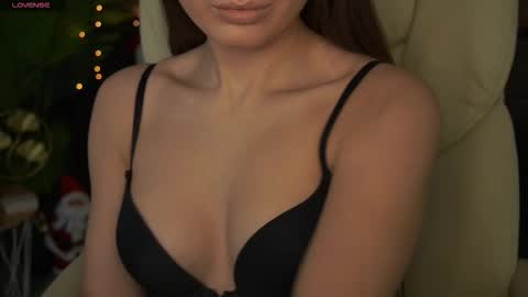 ashleybaee online show from January 18, 2026, 1:04 pm
