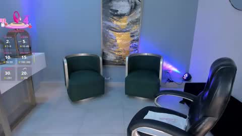 Ashley Jhonson  online show from November 25, 2025, 8:20 pm