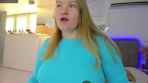 AshleyJonse online show from October 5, 2025, 5:17 am