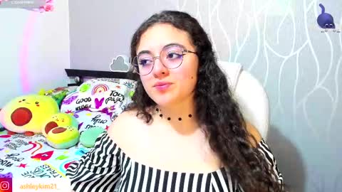 .. Ashley .. online show from October 7, 2025, 12:52 am