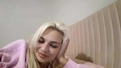 ashleymaddyyyy647935 online show from April 29, 2026, 7:45 am