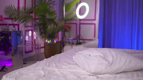 Ashley online show from December 12, 2024, 11:47 pm