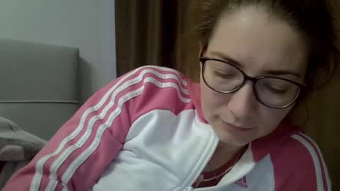 Ashley online show from December 3, 2025, 7:38 am