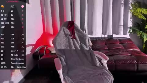 Ashley online show from November 29, 2025, 1:03 pm