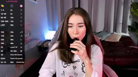 Ashley online show from December 14, 2025, 1:16 pm