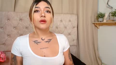 Snapshot of ashleyvalirya chatting on March 7, 2025, 4:13 am Ashley Lauren online show from March 7, 2025, 4:13 am