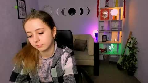 Snapshot of ashli_bright chatting on April 27, 2026, 12:14 pm Ashli online show from April 27, 2026, 12:14 pm
