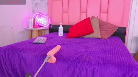 ashlleyray online show from May 28, 2026, 7:11 pm