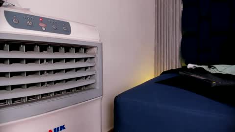 ashlybenison online show from December 15, 2024, 8:08 am