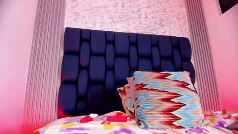 ashlybenison online show from December 16, 2024, 6:32 am