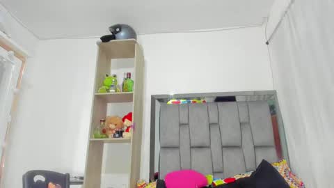 Ashley online show from February 28, 2025, 4:21 am