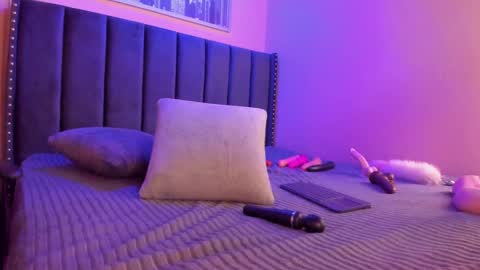 Snapshot of ashlye_miller_ chatting on December 15, 2024, 7:13 am ashlye_miller_ online show from December 15, 2024, 7:13 am