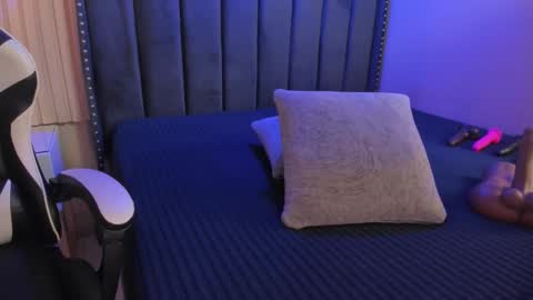 ashlye_miller_ online show from February 18, 2026, 4:19 am