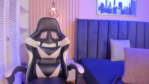 ashlye_miller_ online show from April 19, 2026, 4:23 am