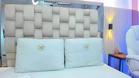 ashlyn online show from February 10, 2025, 8:42 pm