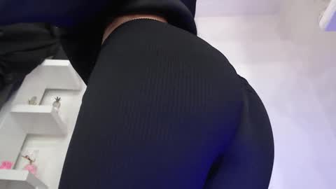 Snapshot of ashlyvesneva chatting on September 26, 2025, 11:31 pm Ashly online show from September 26, 2025, 11:31 pm