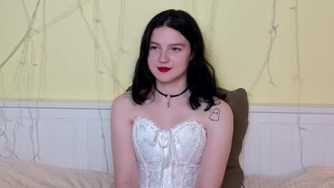 Kristine online show from November 17, 2025, 9:04 am